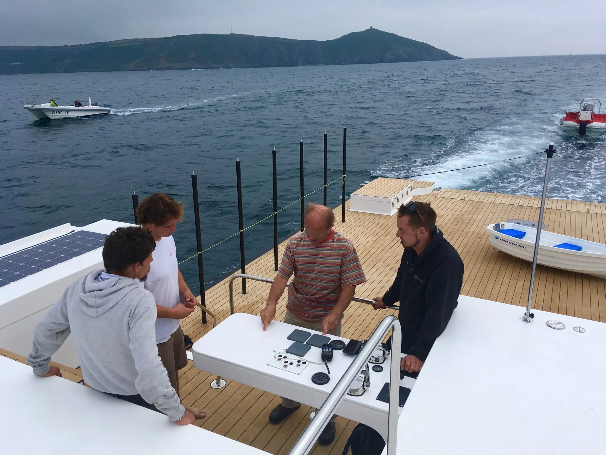 Commercial catamaran 106ft power-pontoon commercial multihull catamaran motorised pontoon multimarine custom-build