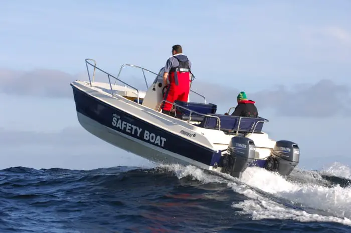 Powercat_525 Powercat 525 safety boat