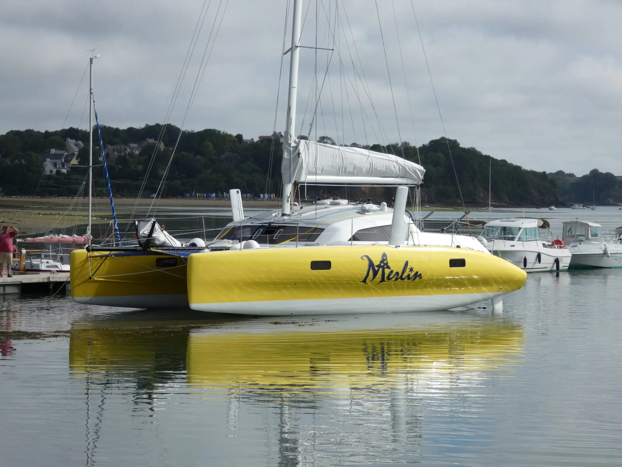 structurally complete dazcat hull 1195 launch
