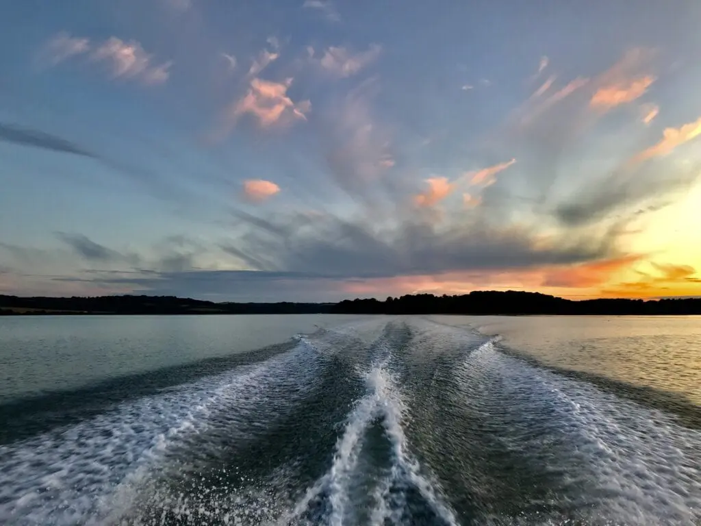 Dazcat 1295 perfect for sharing Dazcat 1295 for boat sharing partnerships