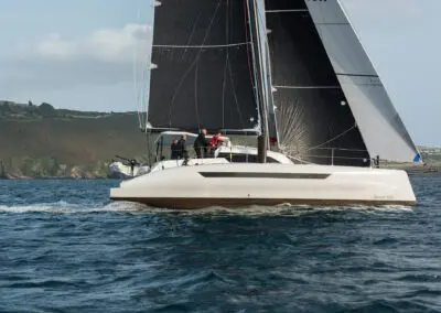 Dazcat 1295 Slinky Malinki sailing