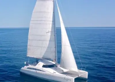 Tigre Maldives 32 for sale, sailing drone shot