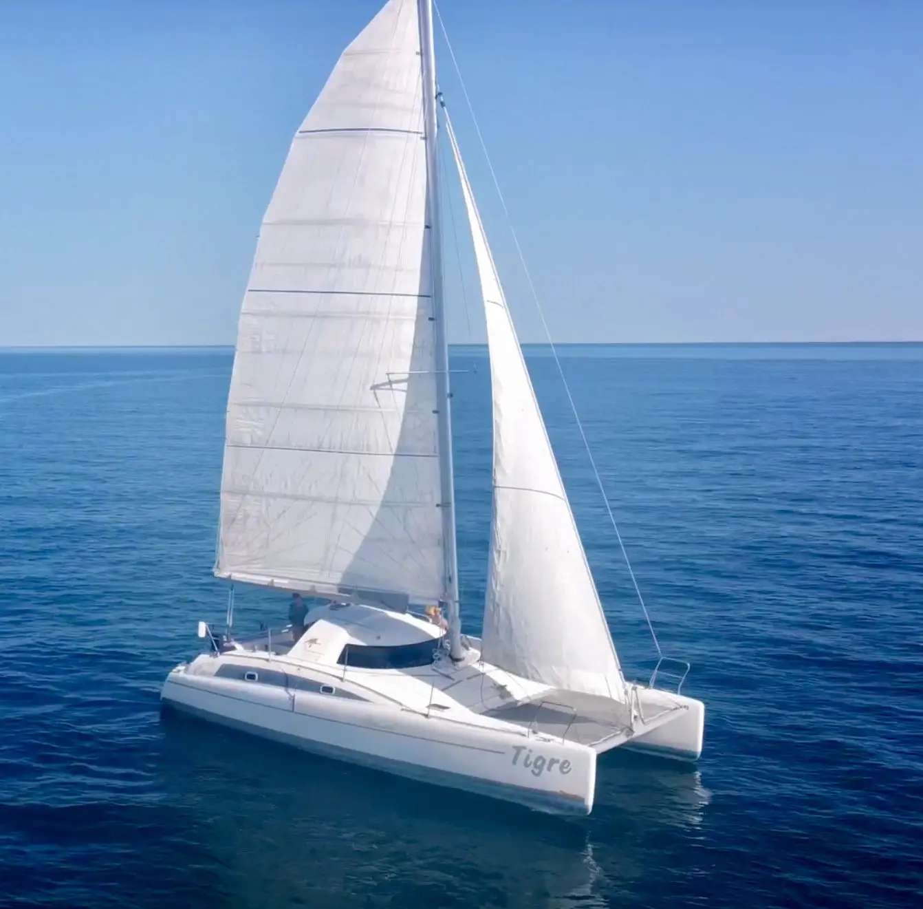 Tigre Maldives 32 for sale Tigre Maldives 32 for sale, sailing drone shot