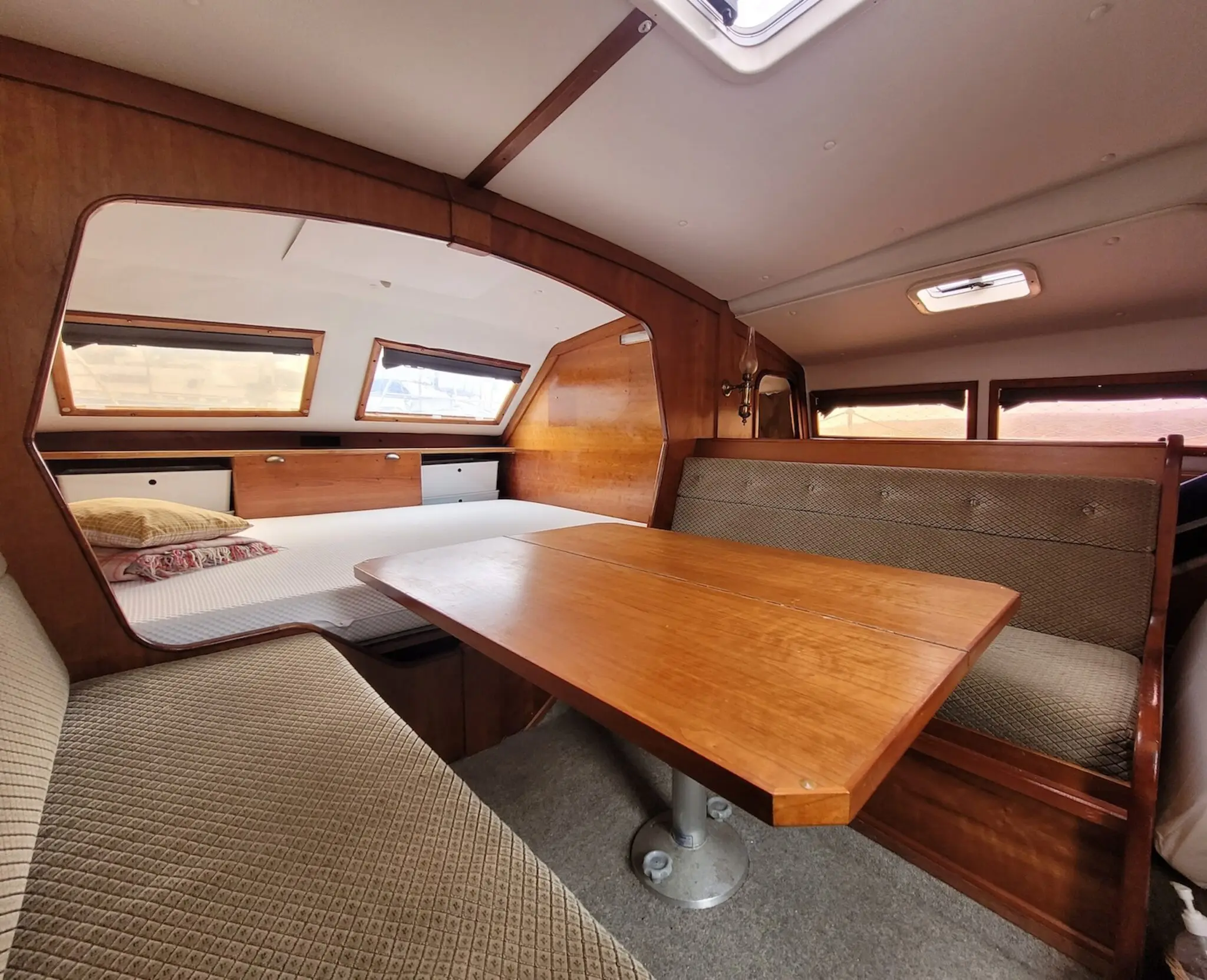 Prout snowgoose elite 37 for sale Twins 36 for sale interior