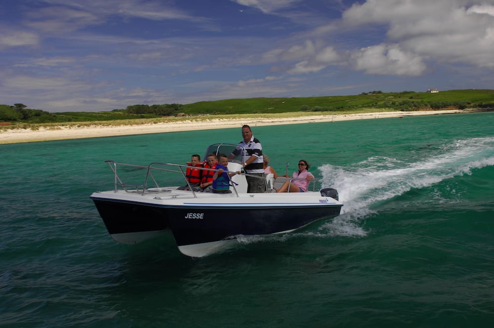 Powercat 525 with family