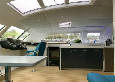 saloon of Artemis accessible expedition dazcat