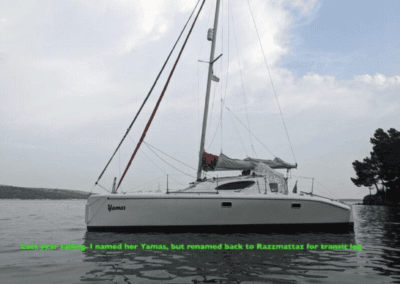 Dazcat 9.2m Razzmatazz at anchor